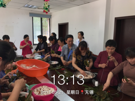 2017年香梅人家迎端午包粽子